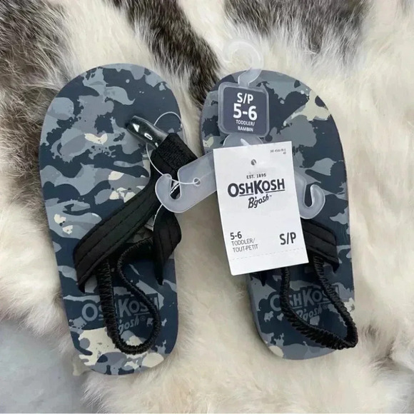 Oshkosh sandals camouflage flip  flops - Picture 2 of 3
